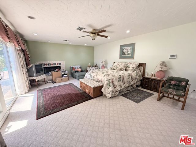 5429 Corbin Avenue, Los Angeles, CA 91356