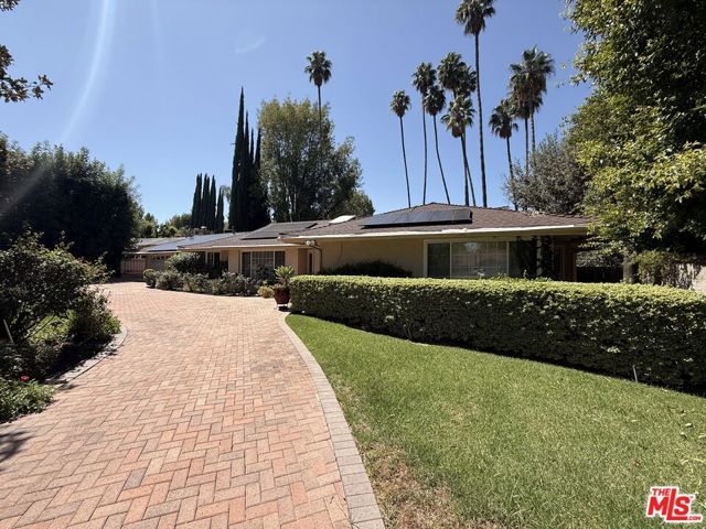 5429 Corbin Avenue, Los Angeles, CA 91356