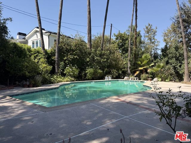 5429 Corbin Avenue, Los Angeles, CA 91356
