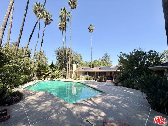 5429 Corbin Avenue, Los Angeles, CA 91356