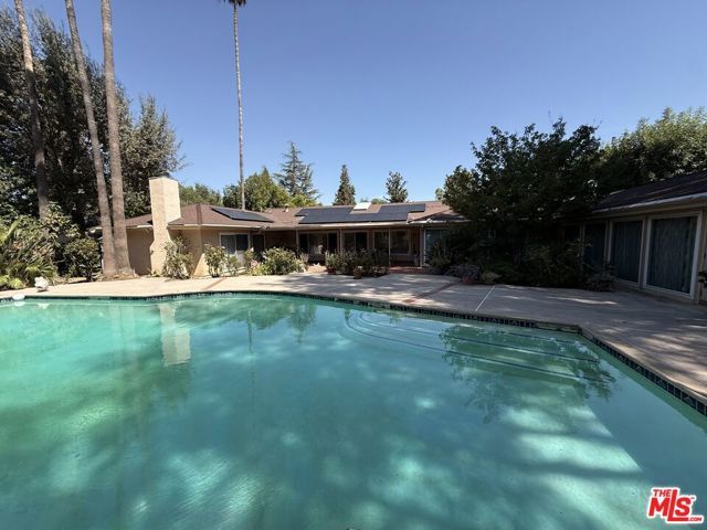 5429 Corbin Avenue, Los Angeles, CA 91356