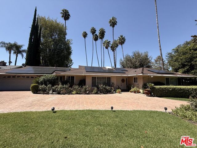5429 Corbin Avenue, Los Angeles, CA 91356