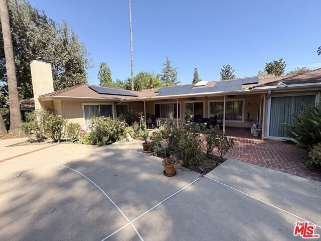 5429 Corbin Avenue, Los Angeles, CA 91356