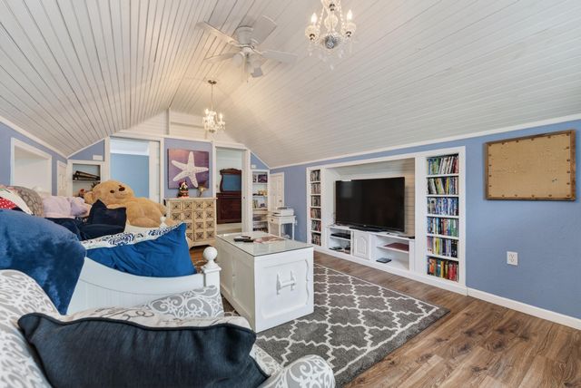 1962 CORBIN RD, Germantown, TN 38139