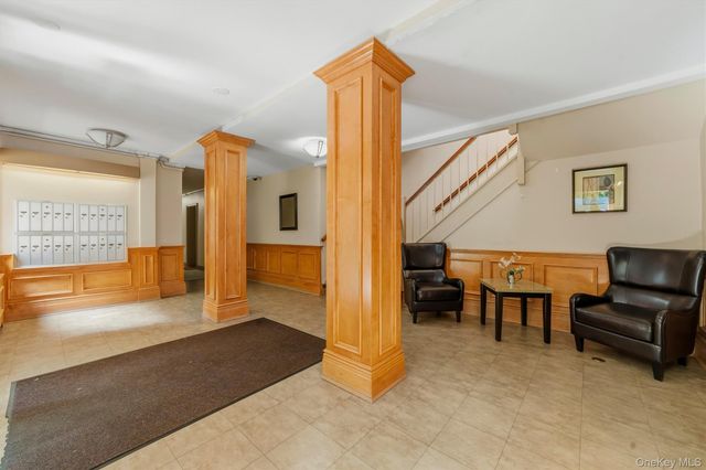 60 White Oak Street 2F, New Rochelle, NY 10801
