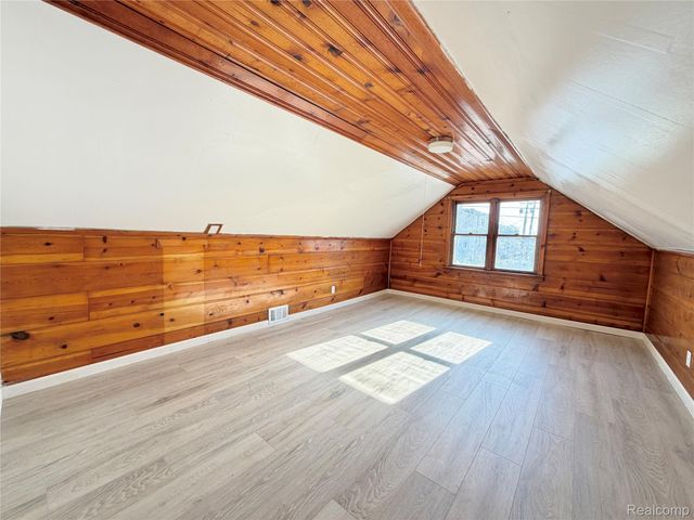 20730 Montrose Avenue, Warren, MI 48089