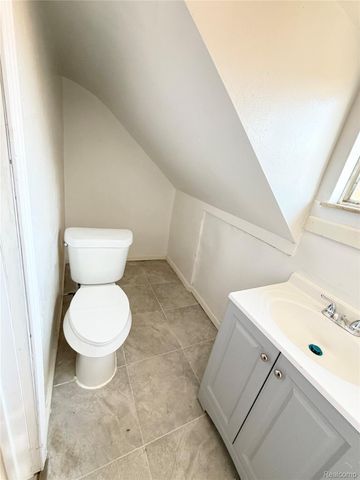 20730 Montrose Avenue, Warren, MI 48089