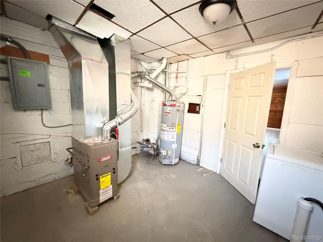 20730 Montrose Avenue, Warren, MI 48089
