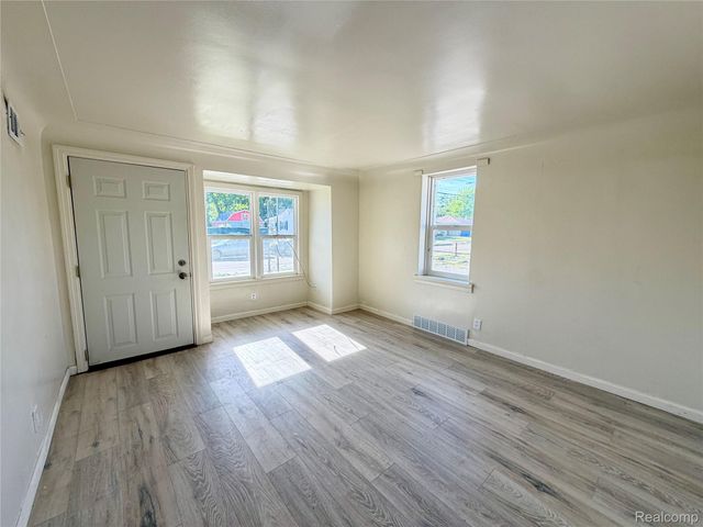 20730 Montrose Avenue, Warren, MI 48089
