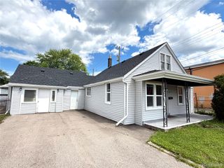 20730 Montrose Avenue, Warren, MI 48089