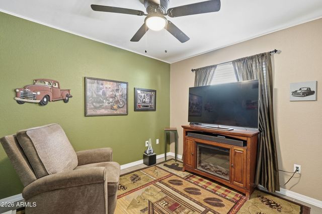 102 W HACKAMORE Avenue, Gilbert, AZ 85233