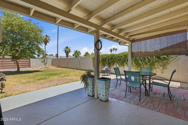 102 W HACKAMORE Avenue, Gilbert, AZ 85233