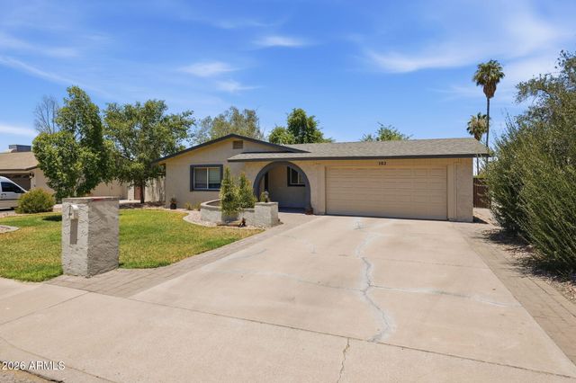 102 W HACKAMORE Avenue, Gilbert, AZ 85233