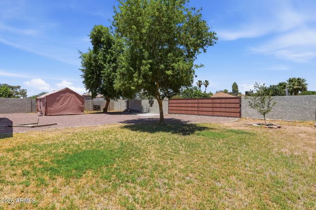 102 W HACKAMORE Avenue, Gilbert, AZ 85233