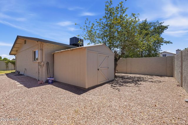 102 W HACKAMORE Avenue, Gilbert, AZ 85233