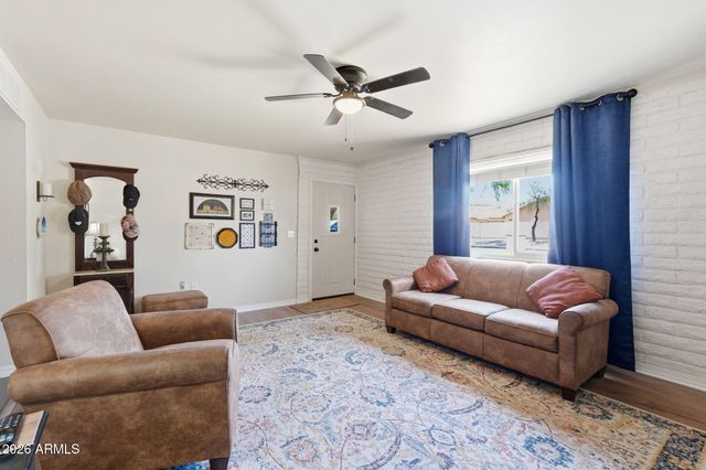 102 W HACKAMORE Avenue, Gilbert, AZ 85233