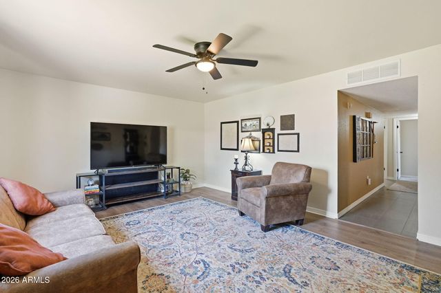 102 W HACKAMORE Avenue, Gilbert, AZ 85233