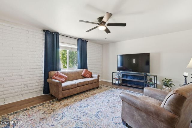 102 W HACKAMORE Avenue, Gilbert, AZ 85233