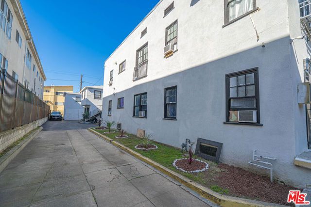 525 N Kenmore Avenue, Los Angeles, CA 90004