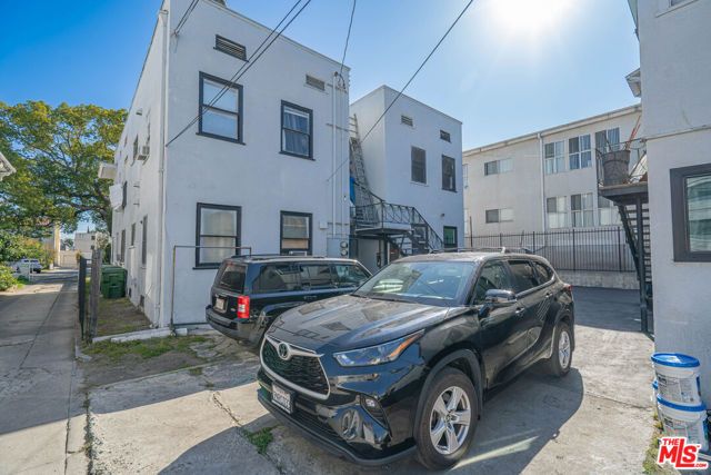 525 N Kenmore Avenue, Los Angeles, CA 90004