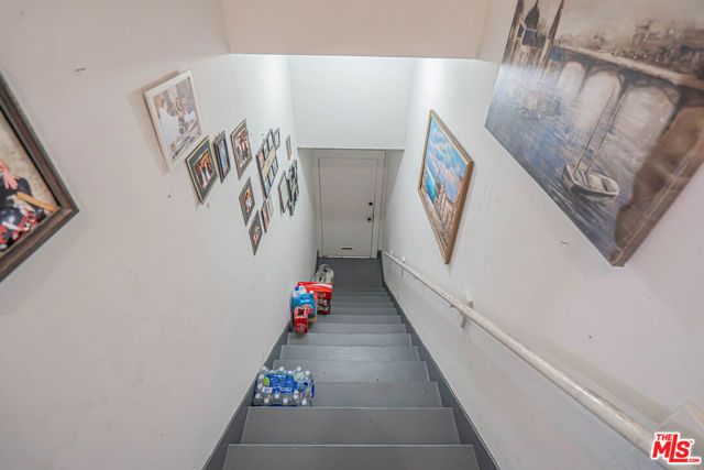 525 N Kenmore Avenue, Los Angeles, CA 90004