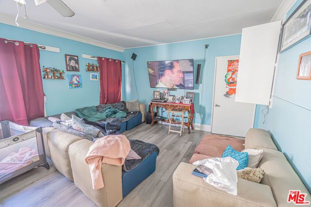 525 N Kenmore Avenue, Los Angeles, CA 90004