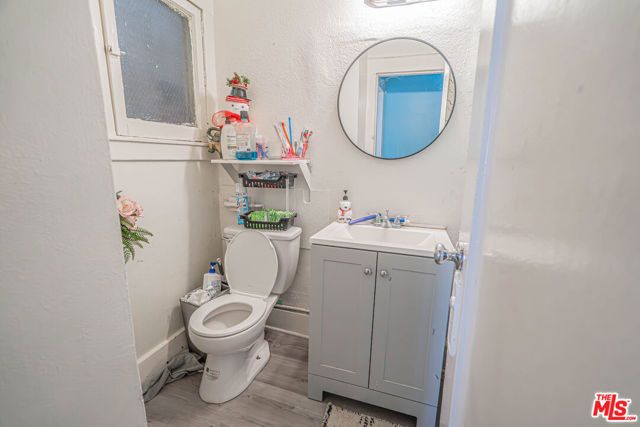 525 N Kenmore Avenue, Los Angeles, CA 90004