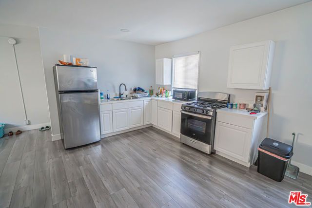 525 N Kenmore Avenue, Los Angeles, CA 90004