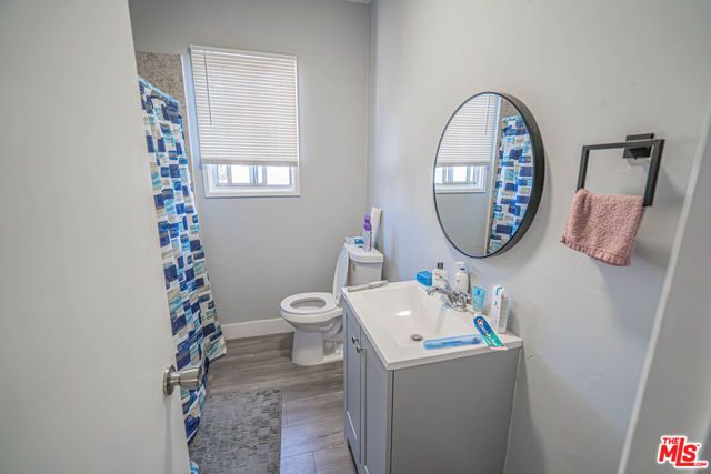 525 N Kenmore Avenue, Los Angeles, CA 90004