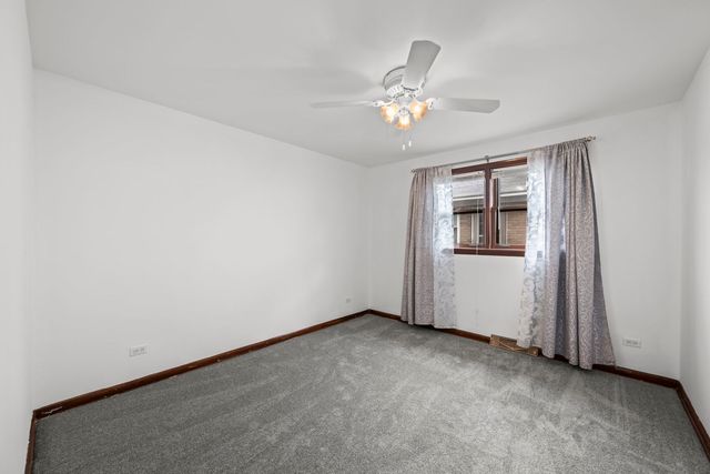 10505 S Kilbourn Avenue, Oak Lawn, IL 60453