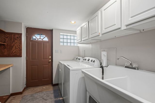10505 S Kilbourn Avenue, Oak Lawn, IL 60453
