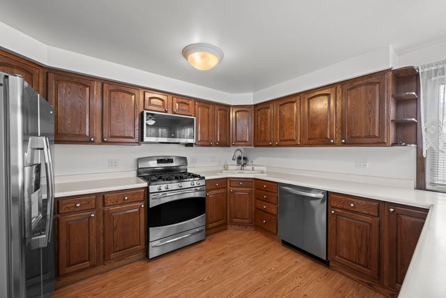 10505 S Kilbourn Avenue, Oak Lawn, IL 60453