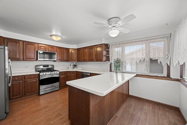 10505 S Kilbourn Avenue, Oak Lawn, IL 60453