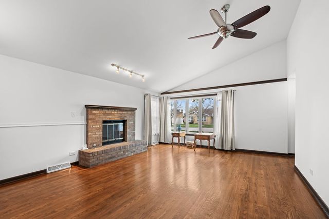 10505 S Kilbourn Avenue, Oak Lawn, IL 60453