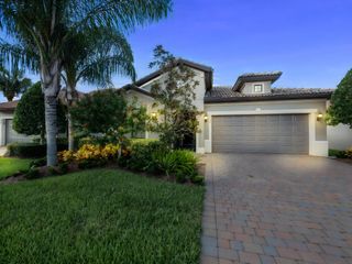 564 SE Monet Drive, Port St Lucie, FL 34984