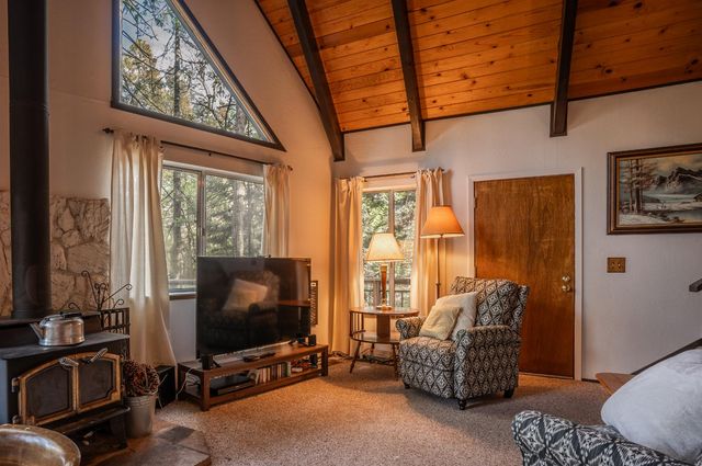3790 Apache Rd, Dorrington, CA 95223