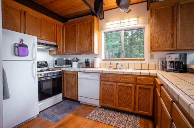 3790 Apache Rd, Dorrington, CA 95223