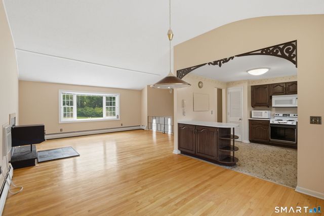 385 Cotton Hill Road, New Hartford, CT 06057