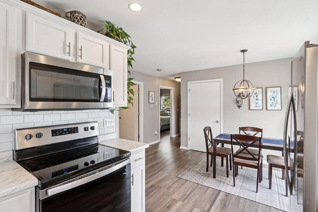 1238 Lombardi WAY, Waukesha, WI 53186