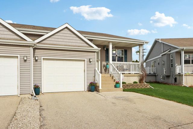 1238 Lombardi WAY, Waukesha, WI 53186