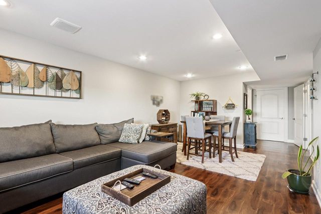 1238 Lombardi WAY, Waukesha, WI 53186
