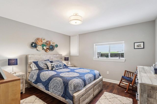 1238 Lombardi WAY, Waukesha, WI 53186
