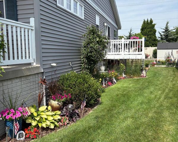 1238 Lombardi WAY, Waukesha, WI 53186