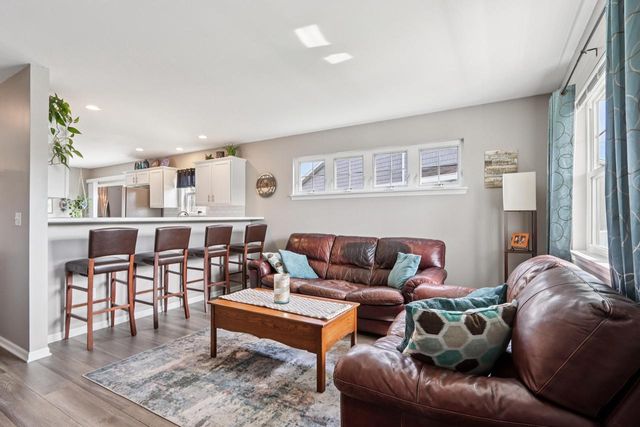 1238 Lombardi WAY, Waukesha, WI 53186