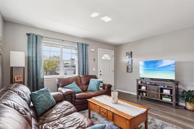1238 Lombardi WAY, Waukesha, WI 53186