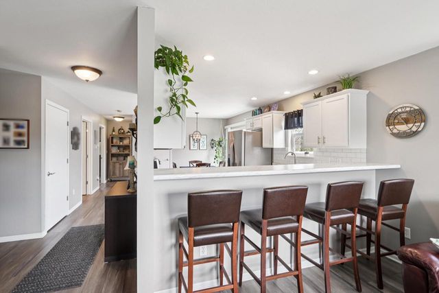 1238 Lombardi WAY, Waukesha, WI 53186