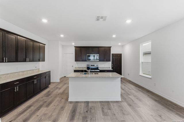 447 White Heron Way, Marion, TX 78124