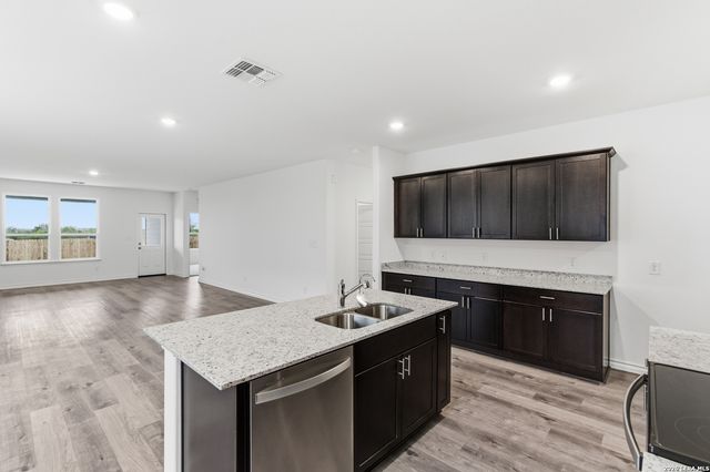 447 White Heron Way, Marion, TX 78124