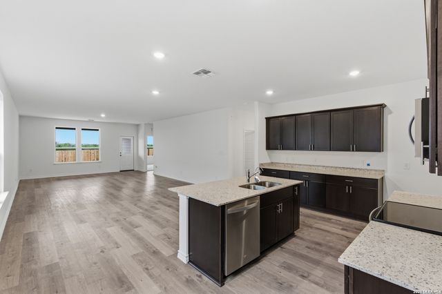 447 White Heron Way, Marion, TX 78124