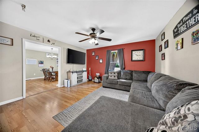 18 Roland Lane, St Peters, MO 63376